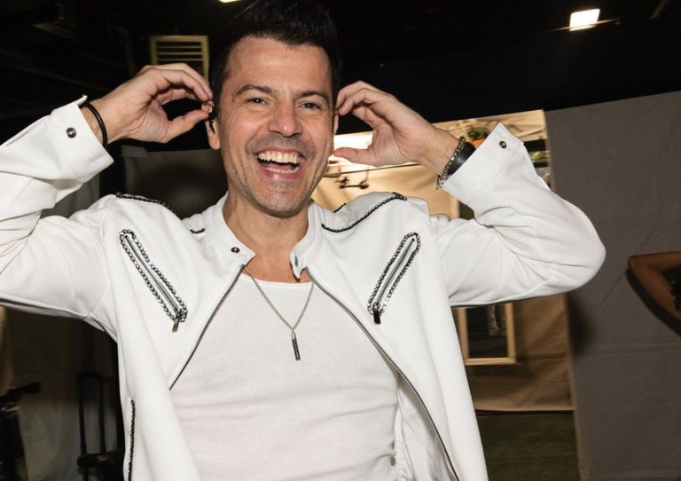 Who Is Jordan Knight 6 Fun Facts About The Nkotb Singer Feeling The Vibe Magazine 1726